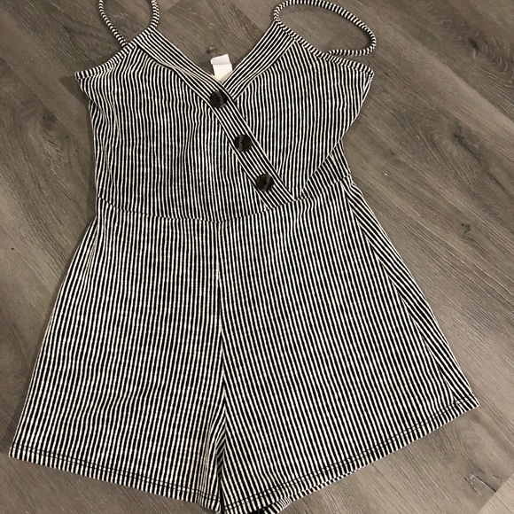 🌪Caution To The Wind striped ROMPER - Picture 1 of 5